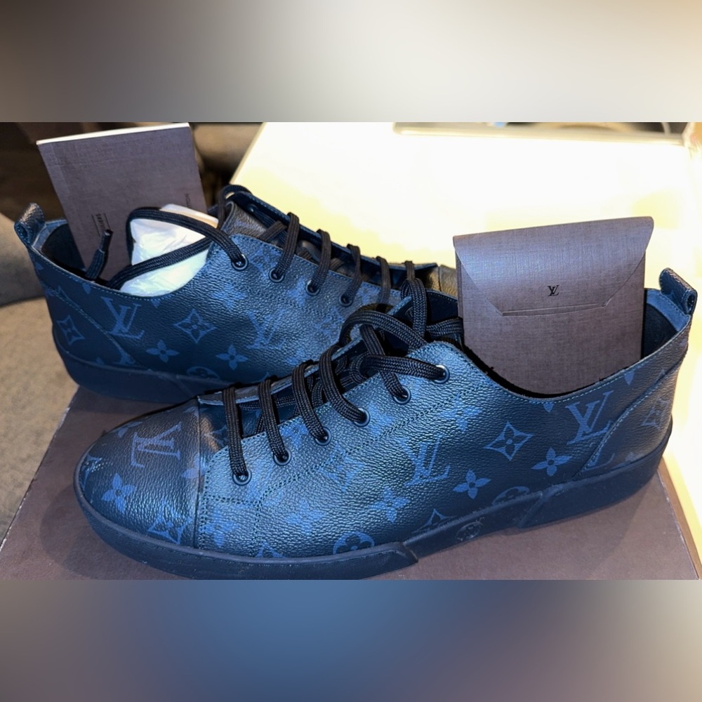 Louis Vuitton Monogram Men Sneakers